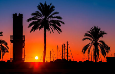 Fuengirola se tiñe de naranja.