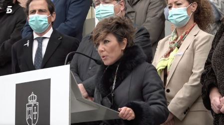 Sonsoles Ónega lee un manifiesto sobre la violencia de género en Pozuelo de Alarcón