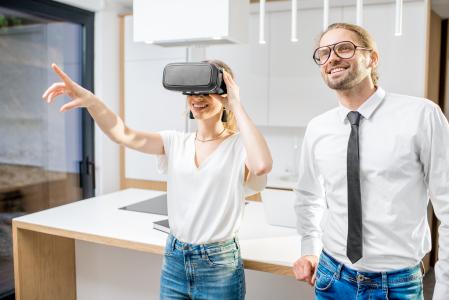 Realidad aumentada. Visitas inmersivas, visualización de reformas... la
realidad aumentada va a ser una de las tecnologías que más se va extender próximamente.