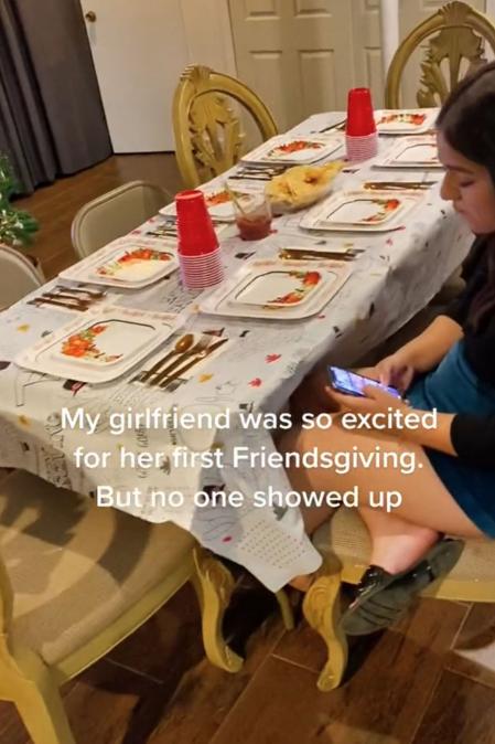 La joven estuvo dos semanas preparando la cena y ninguno de sus amigos se presentó a la cita