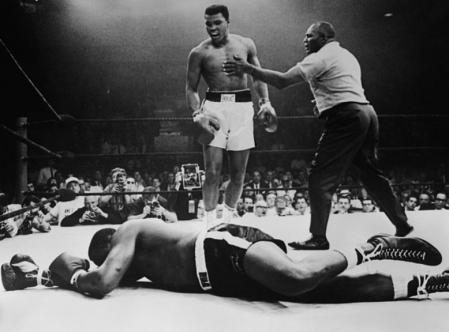 Ali derrota a Liston el 25 de mayo de 1965