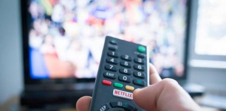 LV_Gobierno y PSOE se reúnen con ERC para tratar de reconducir el choque por la ley Audiovisual