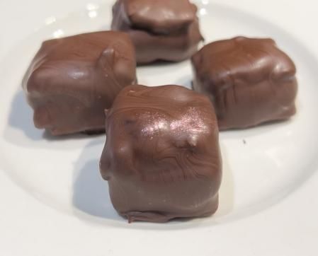 Trufas de chocolate con hojaldre caramelizado