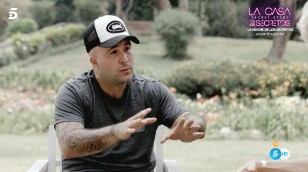 El hijo de Isabel Pantoja se ha abierto en canal y se han sincerado con Jesús Calleja sobre varios aspectos de su vida