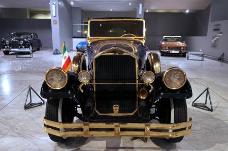 El Pierce Arrow, de 1930, que perteneció a la familia real iraní está remachado con oro&nbsp;