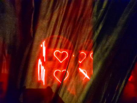 Montaje artístico navideño en el claustro del antiguo convento del Carme de Olot.