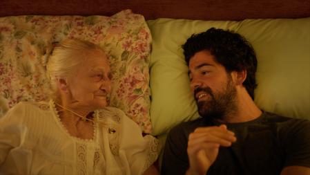 Miguel Ángel Muñoz y la tata que le cuidó en el documental ganador