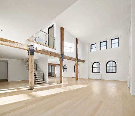 El impresionante salón, con techos a seis metros de altura.