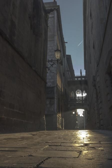 Calle y puente del Bisbe.