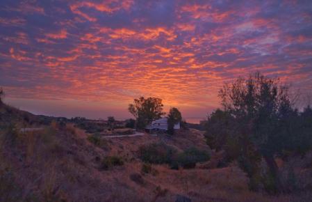Candilazo al amanecer en Mijas.
