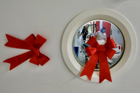 La enfermera Villalobos, a través de un ojo de buey