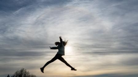 Jugando con el halo solar en Manlleu.