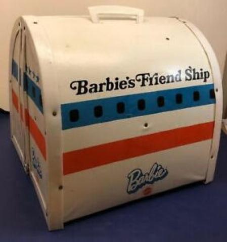 La mujer soñó durante toda su infancia con la 'Embarcación de la amistad de Barbie’
