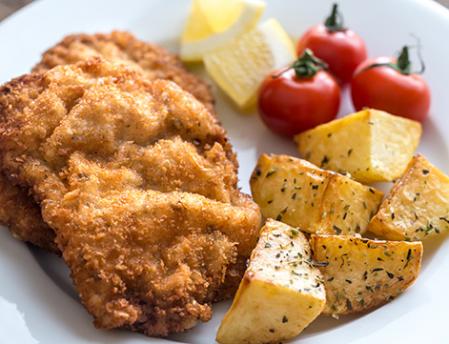 Una variación más primaveral del schnitzel en el popular Glacis Beisl junto al Quartier Museum de Viena