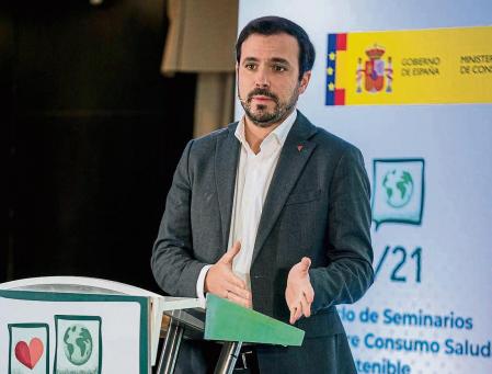 El ministro de Consumo, Alberto Garzón, inaugura el seminario ‘Publicidad de alimentos dirigida a menores en España’, en el Hotel NH Príncipe de Vergara, a 13 de diciembre de 2021, en Madrid, (España). Durante la jornada han abordado las distintas cuestiones relacionadas con los anuncios y publicidad dirigida a los menores y jóvenes en materia de alimentación. Una cuestión controlada por el CÓDIGO PAOS, un código de corregulación que permite reducir la presión de venta sobre población infantil y mejorar la calidad y contenido de todo tipo de anuncios de alimentos y bebidas dirigidos a menores. 13 DICIEMBRE 2021;GARZÓN;CONSUMO;PUBLICIDAD;MENORES A.Pérez / Europa Press 13/12/2021