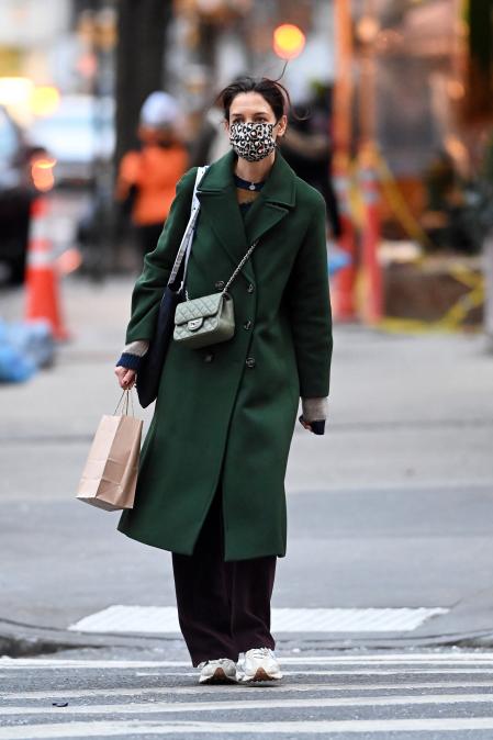 Katie Holmes con su look para hacer unas compras en Nueva York