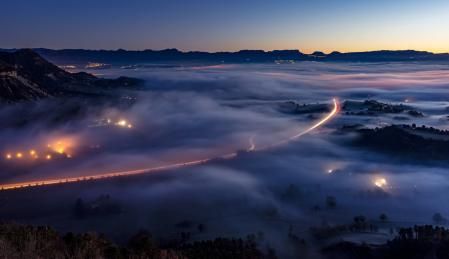 Efectos al amanecer en torno a la ermita de Sant Sebastià.
