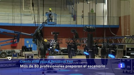 Imagen de la construcción del escenario para el Benidorm Fest