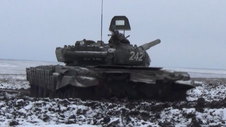 Alrededor de un centenar de tanques ha entrenado estos días cerca de la frontera con Ucrania, según el gobierno ruso.