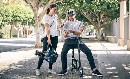 Smacircle S1, el curioso patinete eléctrico con asiento que cabe en una mochila.