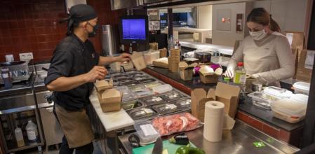 Trabajadores en un restaurante