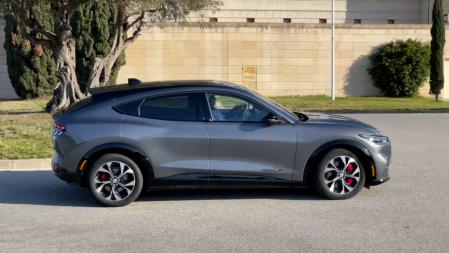 Como siempre en los eléctricos, el máximo rendimiento de la batería lo conseguiremos en conducción urbana.