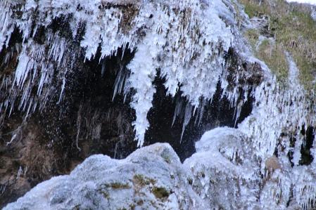 Salt del Mir helado.