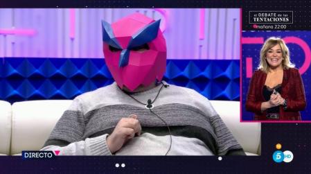 Álvaro se escondía bajo la máscara de búho y ha tenido que entrar tres días más tarde a 'Secret Story' tras superar la Covid-19