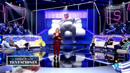 Toñi Moreno presentó en los primeros minutos de la gala al nuevo concursante de 'Secret Story'