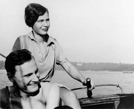 Harro y Libertas Schulze-Boysen navegando en Wannsee