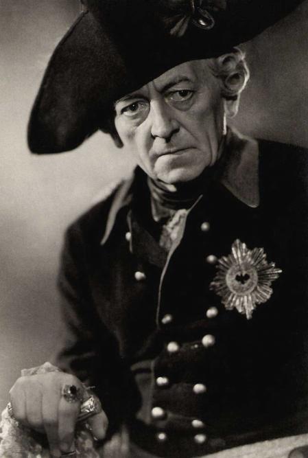 El actor Otto Gebühr como Federico el Grande en ‘El gran rey’, película de 1942.