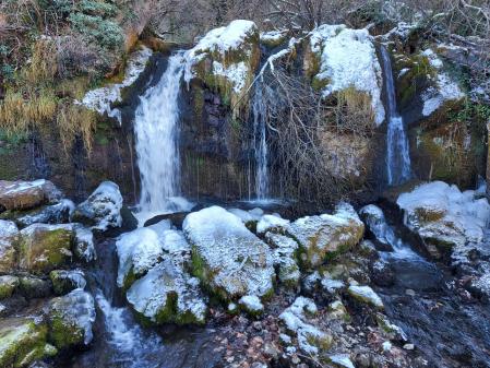 El río Bastareny helado, cerca de Bagà.