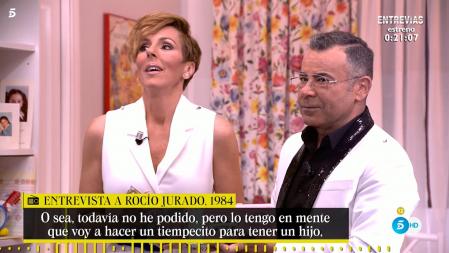 Rocío Carrasco se emociona al visionar unas imágenes inéditas de Rocío Jurado y Pedro Carrasco en Montealto