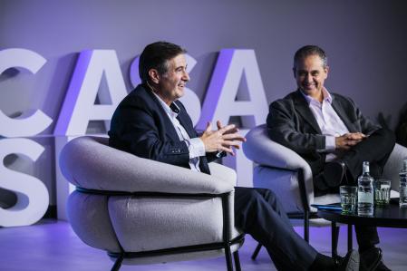 Jordi Juan y Enric Sierra, durante la celebración del encuentro con suscriptores celebrado este jueves en Casa Seat de barcelona