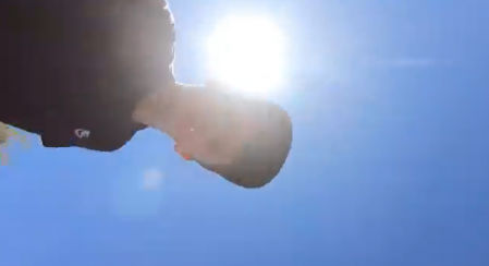 El propietario consiguió recuperar la GoPro tras perseguir y ahuyentar al lorov