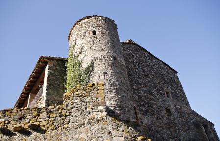 Torre medieval de la masía La Sala.