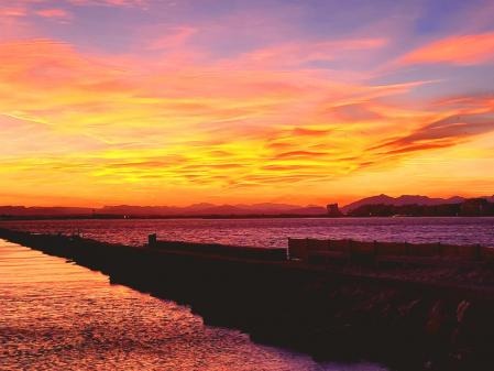 Candilazo al atardecer en Roses.