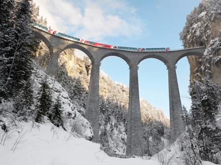 La Kipfen Gorge, una espectacular garganta que el tren supera por un majestuoso puente de piedra