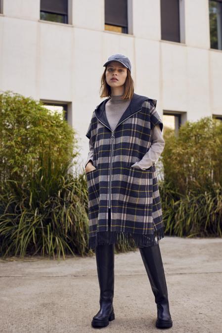 Modelo posando para la firma Yerse