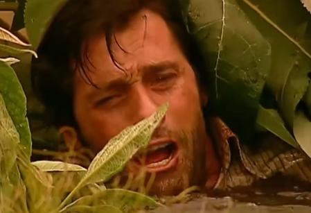 Juan dejaba morir a Fernando en el pantano, después que este disparase a Gabriela.