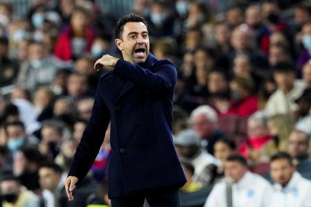 Xavi Hernández durante el partido contra el Nápoles
