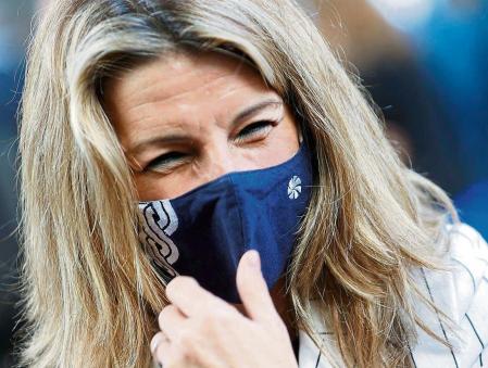 GRAF9625. MADRID, 17/02/2022.- La vicepresidenta segunda del Gobierno y ministra de Trabajo, Yolanda Díaz tras la sesión plenaria del Congreso de los diputados este jueves. EFE/ Mariscal