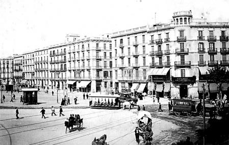 El edificio después de la reforma en la que se derribó la torre del reloj.