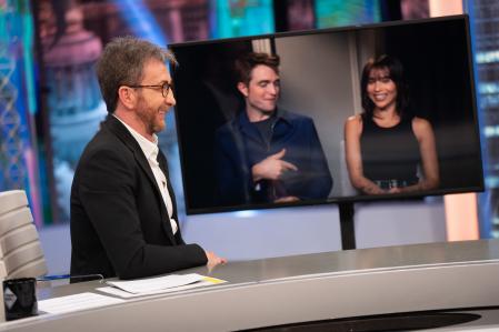 Robert Pattinson y Zoë Kravitz conectaron  con 'El hormiguero' vía videollamada desde Londres