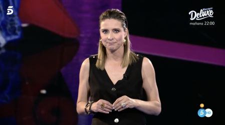 Sandra Barneda ha sorprendido este jueves a los telespectadores de Telecinco y es que ha sido ella y no Carlos Sobera la que ha presentado la gran gala