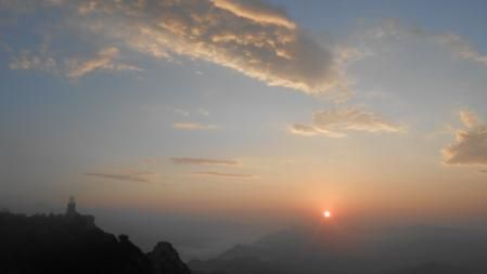 Amanecer desde el Santuario de Queralt.