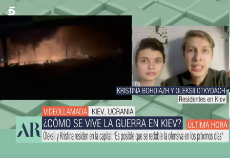Una pareja de ucranianos habla desde un baño para 'El programa de Ana Rosa'