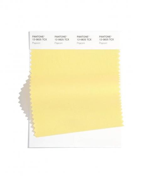 Este tono de amarillo mostaza claro, el 'Popcorn' de Pantone, promete convertirse en la estrella de la temporada.