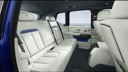 El interior del Rolls-Royce Cullinam ofrece la máxima habitabilidad a sus pasajeros&nbsp;