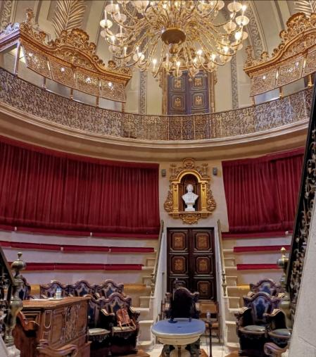 Sala Gimbernat dentro de la Reial Academia de Medicina de Catalunya.